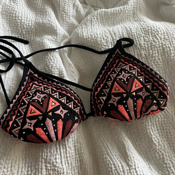 Xhilaration bikini top - Picture 2 of 4